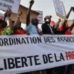 Lire la suite à propos de l’article Libération de Pape Alé NIANG: Le ministre de la Communication en phase avec la CAP.