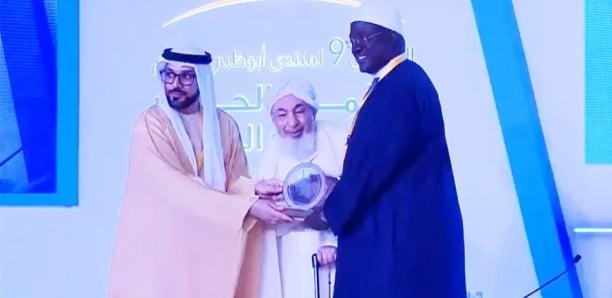 You are currently viewing Serigne Abdou Ahad MBACKÉ Gaïndé Fatma honoré aux Emirates Arabes Unis.