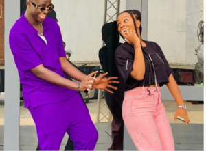 Lire la suite à propos de l’article La belle complicité entre Dieyna Baldé et Dj Kheucha : la preuve en images