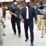 Lire la suite à propos de l’article Procès de Tchiky : La garde rapprochée de Sonko risque 1 an ferme.