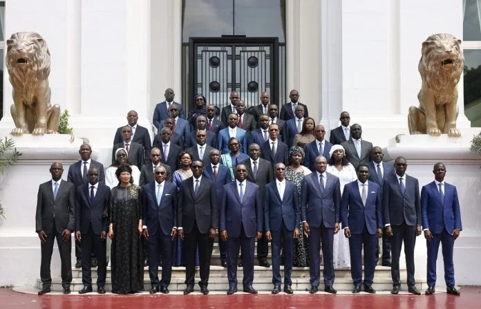 You are currently viewing Communiqué du conseil des ministres.