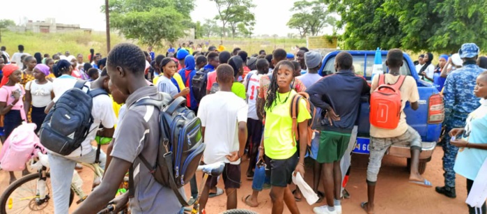 You are currently viewing Kaolack : Les élèves de Khelcom Bira réclament des profs.