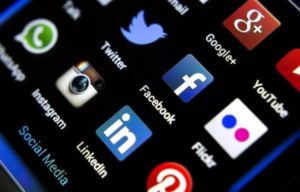 Lire la suite à propos de l’article « Live » sur les réseaux sociaux, les sénégalais déplorent.