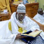 Lire la suite à propos de l’article Serigne Mountakha entre en « Kheulwa » à Darou Salam Typ.