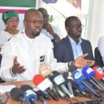 Lire la suite à propos de l’article Sonko dépose ses plaintes contre Serigne Bassirou Gueye.