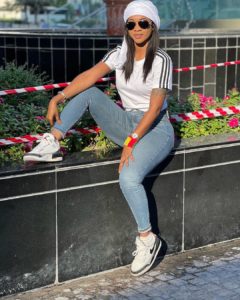 Lire la suite à propos de l’article Fatima Sylla de la 2Stv enflamme la toile au Qatar (Photos)
