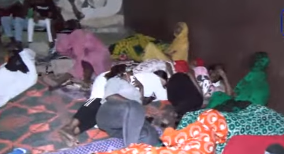 You are currently viewing Pikine : 300 jeunes de l’Apr en grève de la faim pour obtenir une audience avec Macky