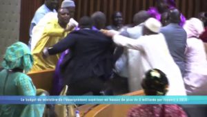 Lire la suite à propos de l’article Assemblée Nationale : L’opposition boude la séance.