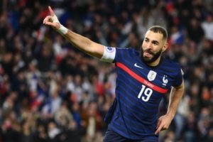 Lire la suite à propos de l’article Benzema annonce la fin de sa carrière internationale