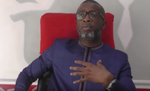 Lire la suite à propos de l’article Critiques sur la TFM / Bouba Ndour à Ahmed Khalifa Niass : « Djokh nako respect wayé mane kén douma khass »(Vidéo)