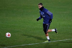 Lire la suite à propos de l’article Cristiano Ronaldo aperçu dans le centre d’entrainement de Madrid !
