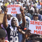 Lire la suite à propos de l’article Rassemblement de la société civile : la foule s’accroît en quelques minutes.