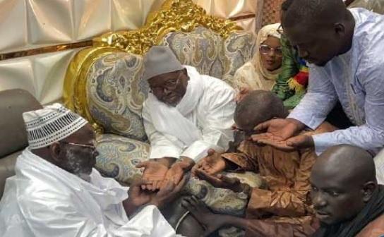 You are currently viewing  «Jàmm a Gën 3e mandat» reçu par Serigne Mountakha