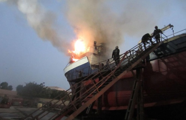 You are currently viewing Un mort et plusieurs dégâts matériels dans un incendie au Port Autonome de Dakar