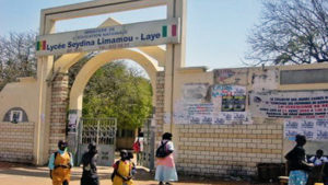Lire la suite à propos de l’article Lycée Limamou Laye : un professeur menacé de mort et injurié