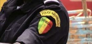 Lire la suite à propos de l’article Un chauffeur de « Ndiaga-Ndiaye » ivre agresse un Policier