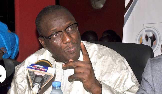 You are currently viewing Continuité des cours :  Cheikh Oumar Anne lance un appel aux parents, les enseignants, les élèves