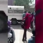 Lire la suite à propos de l’article Vidéo-Insolite à Guédiawaye: Un homme accusé de vol de 2 sexes