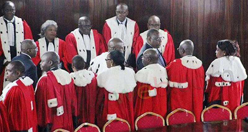 You are currently viewing Quatre (4) magistrats éjectés du Conseil supérieur de la Magistrature