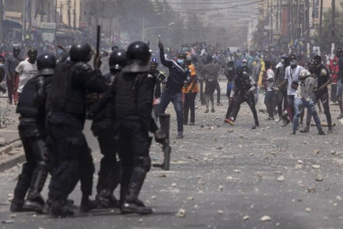 You are currently viewing Manif de Mbacké : bonne nouvelle pour les élèves et mineurs déférés
