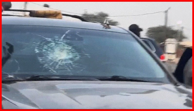 You are currently viewing Vidéo-La voiture de Sonko visée par FDS : Le Soldat charge son frère d’arme et révèle«Kiko santeu mou door