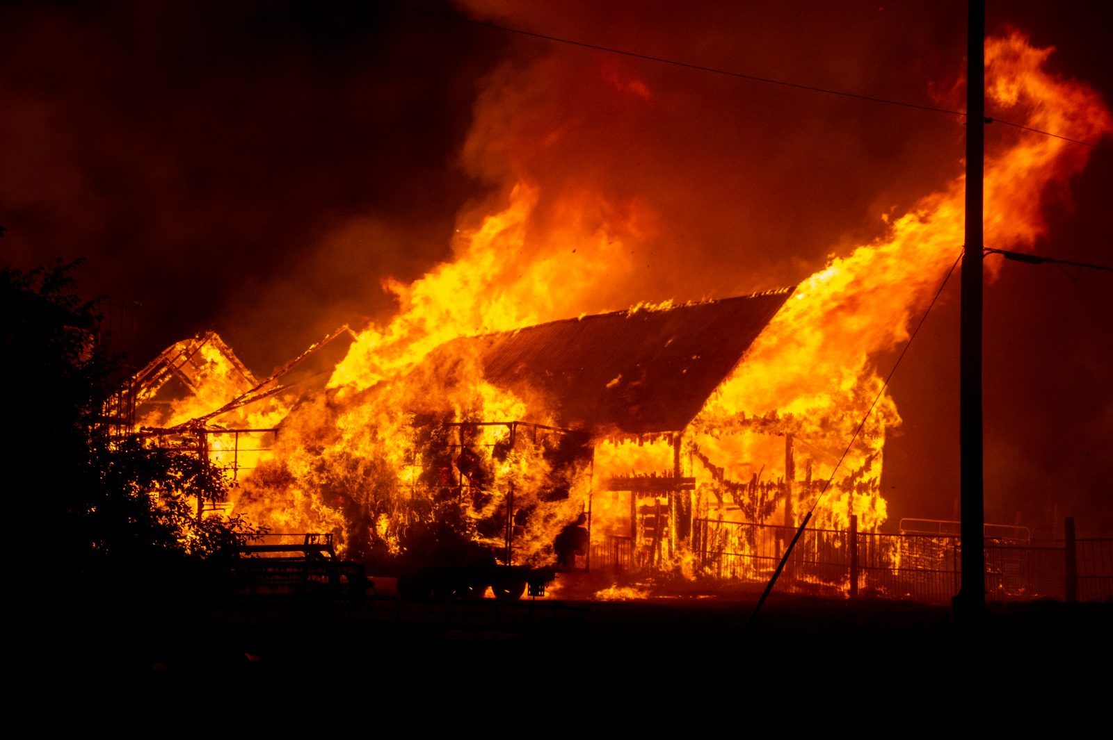 You are currently viewing Cité Ataya : un violent incendie fait plusieurs dégâts