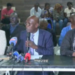 Lire la suite à propos de l’article Renvoi du procès Sonko – Niang : Suivez en direct la déclaration de la coalition Bby