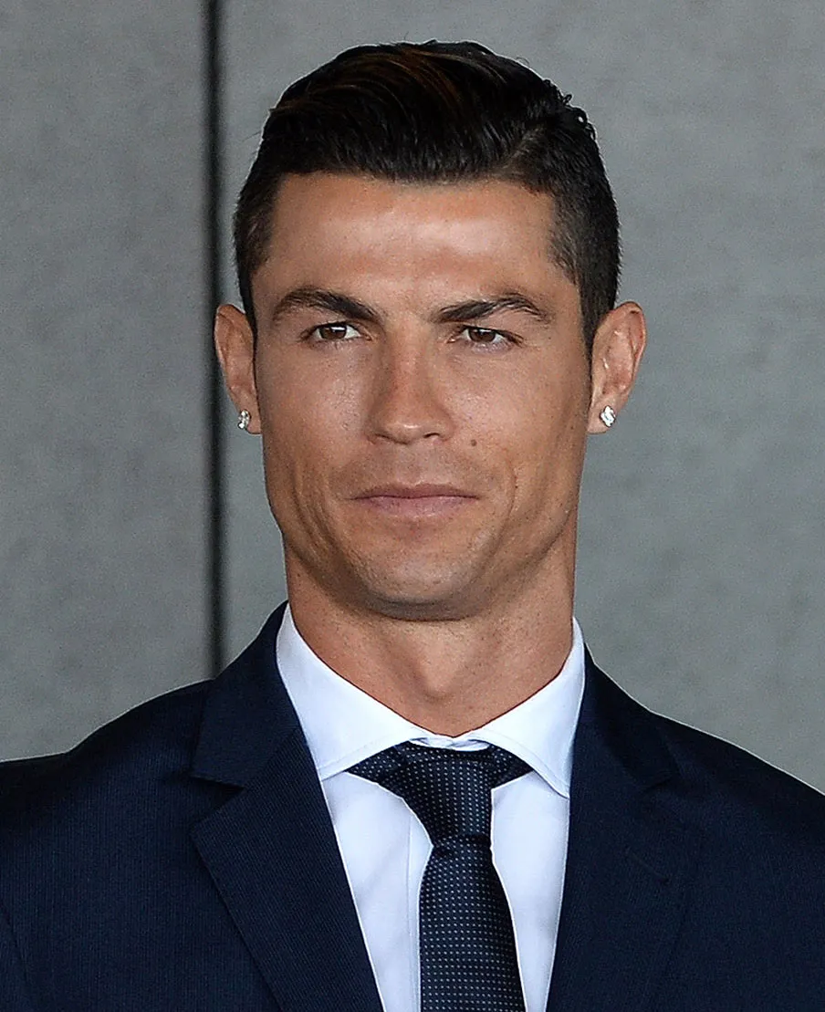 You are currently viewing Ronaldo envoie de l’aide humanitaire en Turquie et en Syrie