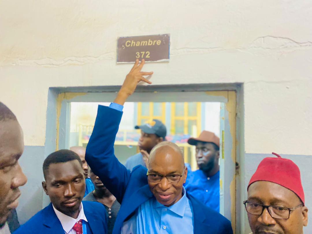 You are currently viewing 96h de l’ASEPROK : le professeur Moussa Baldé gâte les étudiants de la région de Kolda (Photos)