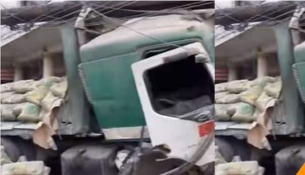 Lire la suite à propos de l’article Ouakam : Un camion fou finit sa course dans un magasin (vidéo)