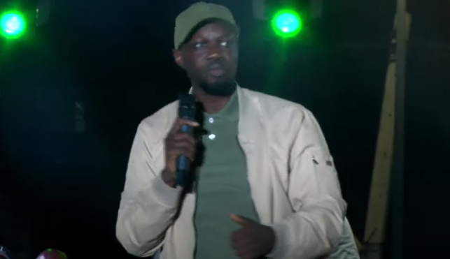 You are currently viewing Un Giga meeting incroyable, YAW déclare la guère à Macky Sall