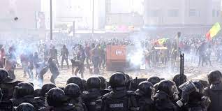 You are currently viewing Manifs du 16 mars : Plus de 400 manifestants arrêtés