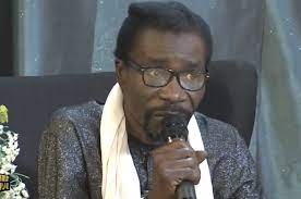 You are currently viewing Les terrifiantes révélations du chanteur Souleymane Faye : « Sama yaye dagn ko soul té déwoul, motakh ma… » (vidéo)