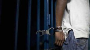 Lire la suite à propos de l’article Pour la construction de quatre mosquées, un enseignant détourne l’argent