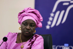 Lire la suite à propos de l’article Mimi tourne le dos à Macky SALL …