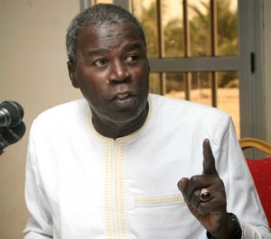 Lire la suite à propos de l’article Décès de Mame Less Camara : Un pan du journalisme  sénégalaise s’effondre