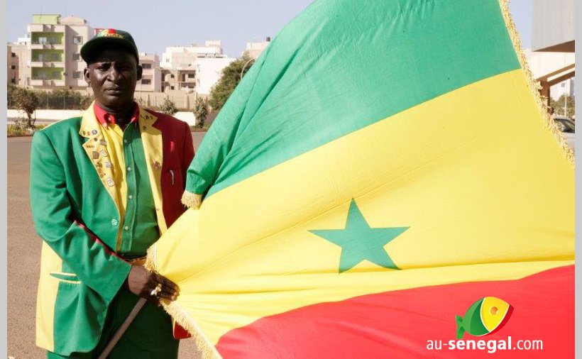 You are currently viewing Momar Ndiaye, alias Ndiaye Drapeau : Le fervent défenseur des Lions est décédé