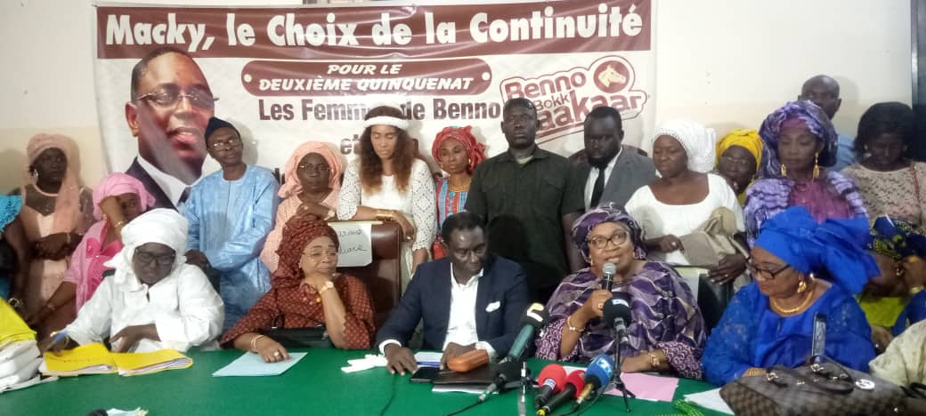 You are currently viewing Présidentielle 2024 : Les  femmes de la coalition Benno Bokk Yakaar ratifie  la candidature du président Macky Sall