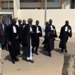 Lire la suite à propos de l’article Suivez en direct la déclaration des avocats de Ousmane Sonko