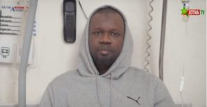 Lire la suite à propos de l’article Hospitalisation de Sonko : Dr Ngom, l’ophtalmologue qui avait consulté le leader de Pastef convoqué à la SU