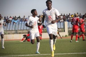 Lire la suite à propos de l’article Ligue1: Diambars bat Stade de Mbour et reprend provisoirement la première place