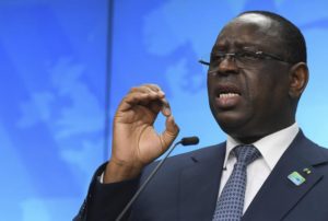 Lire la suite à propos de l’article Tensions à Ngor : Le Chef de l’État coupe la poire en deux
