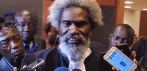 Lire la suite à propos de l’article Me Ciré Cledor Ly dénonce et  interpelle Antoine Félix Diome sur la situation de Sonko