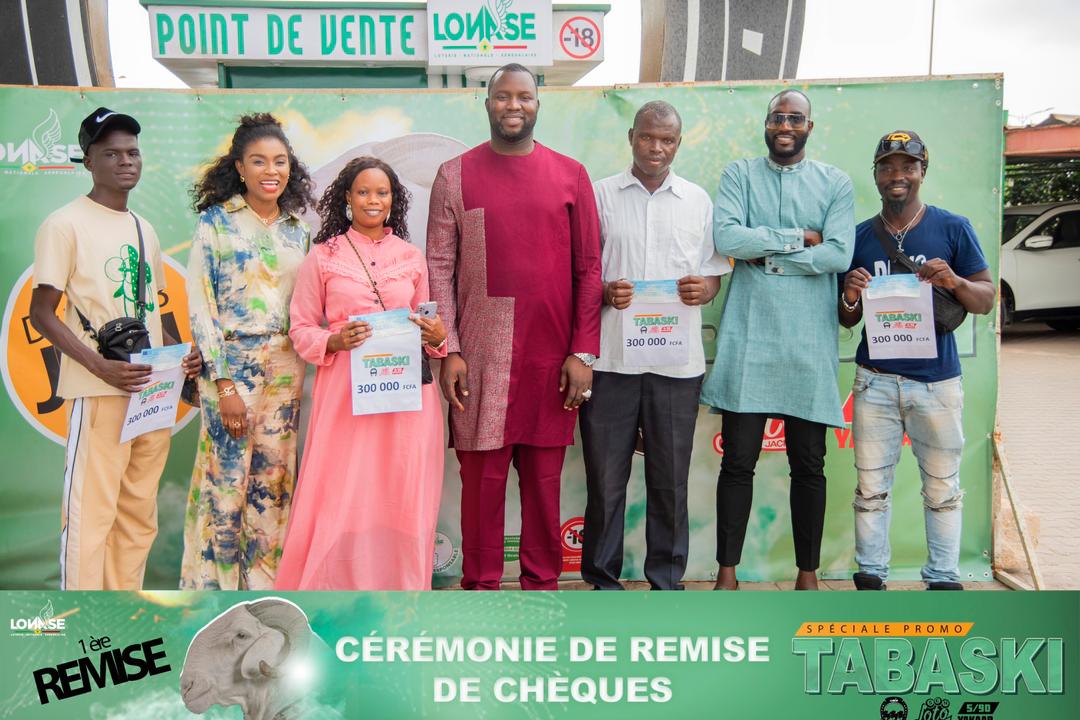You are currently viewing SPÉCIALE PROMO TABASKI : 5 Heureux gagants ont reçu une enveloppe de 300. 000fcfa
