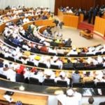 Lire la suite à propos de l’article 4Députés arrêtés hier  : L’opposition bloque les travaux, la séance suspendue