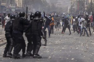 Lire la suite à propos de l’article Filmé en train d’insulter Macky Sall, un patriote de Sonko cueilli hier