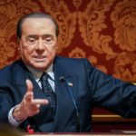 Lire la suite à propos de l’article Silvio Berlusconi ,figure majeure de la droite italienne est mort