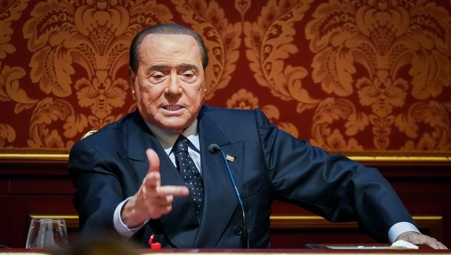 You are currently viewing Silvio Berlusconi ,figure majeure de la droite italienne est mort