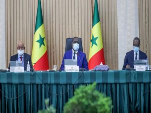 Lire la suite à propos de l’article Effondrement de bâtiments : Macky Sall fixe un ultimatum à trois ministres pour une solution