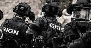 Lire la suite à propos de l’article Deux agents GIGN arrêtés avec 2 milliards FCFA en faux billets